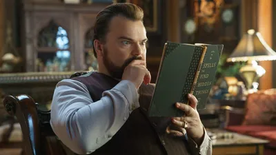 Eski Evdeki Büyülü Saat izle